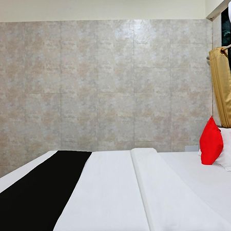 Capital O 79386 Hotel Emirates Мумбаї Екстер'єр фото